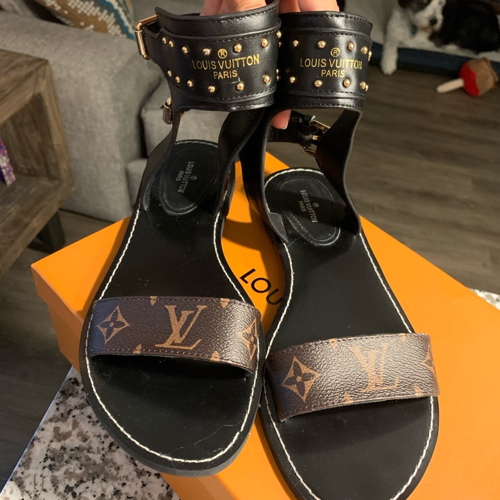 L & V sandal